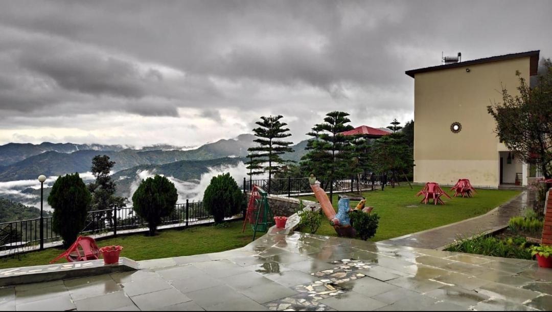 Mist N Meadows Resort Rājgarh エクステリア 写真