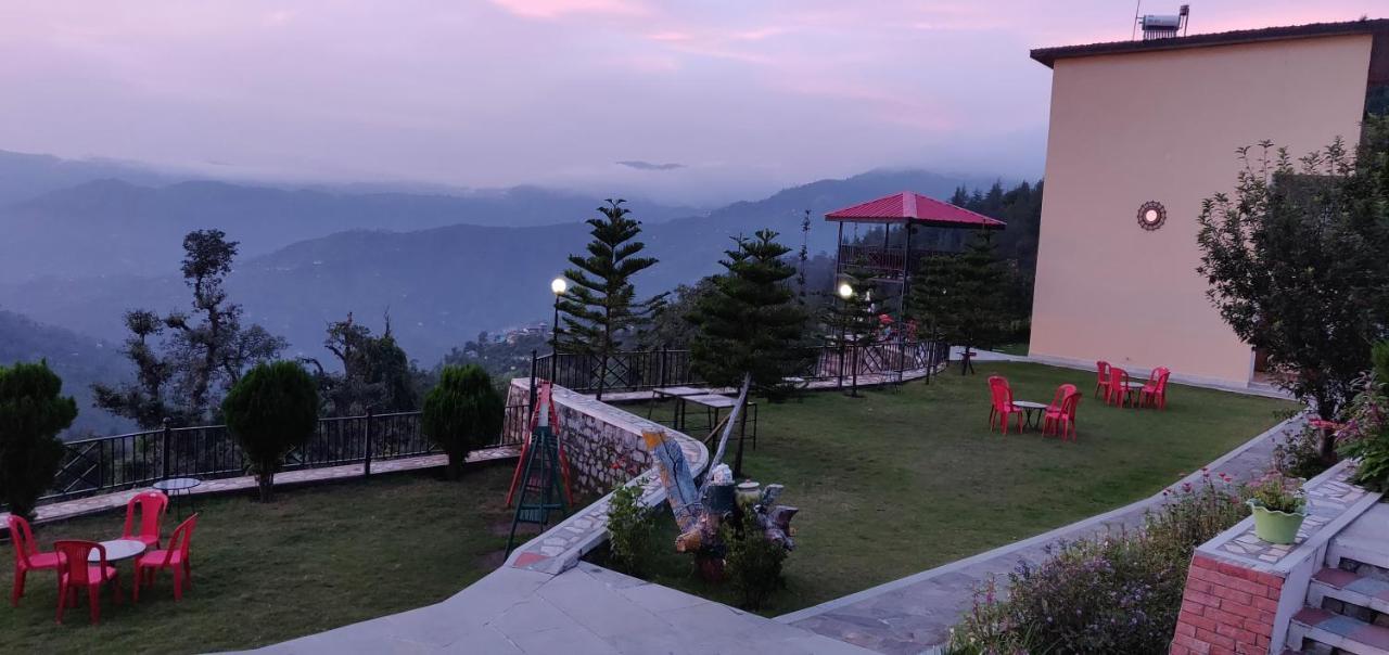 Mist N Meadows Resort Rājgarh エクステリア 写真