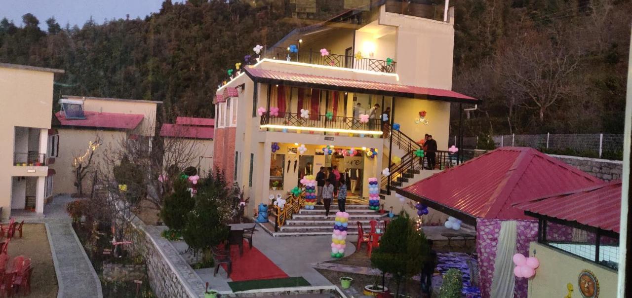 Mist N Meadows Resort Rājgarh エクステリア 写真